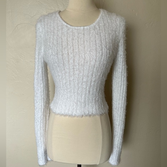 Windsor White Fuzzy Cropped Pull Over Sweater - Picture 5 of 7